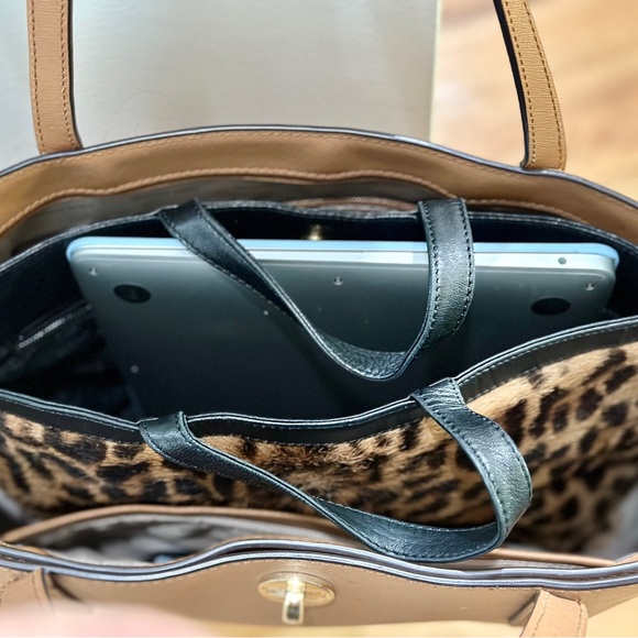 LOEWE Leather and Leopard Print Tote with Black Handles - Picture 6 of 8